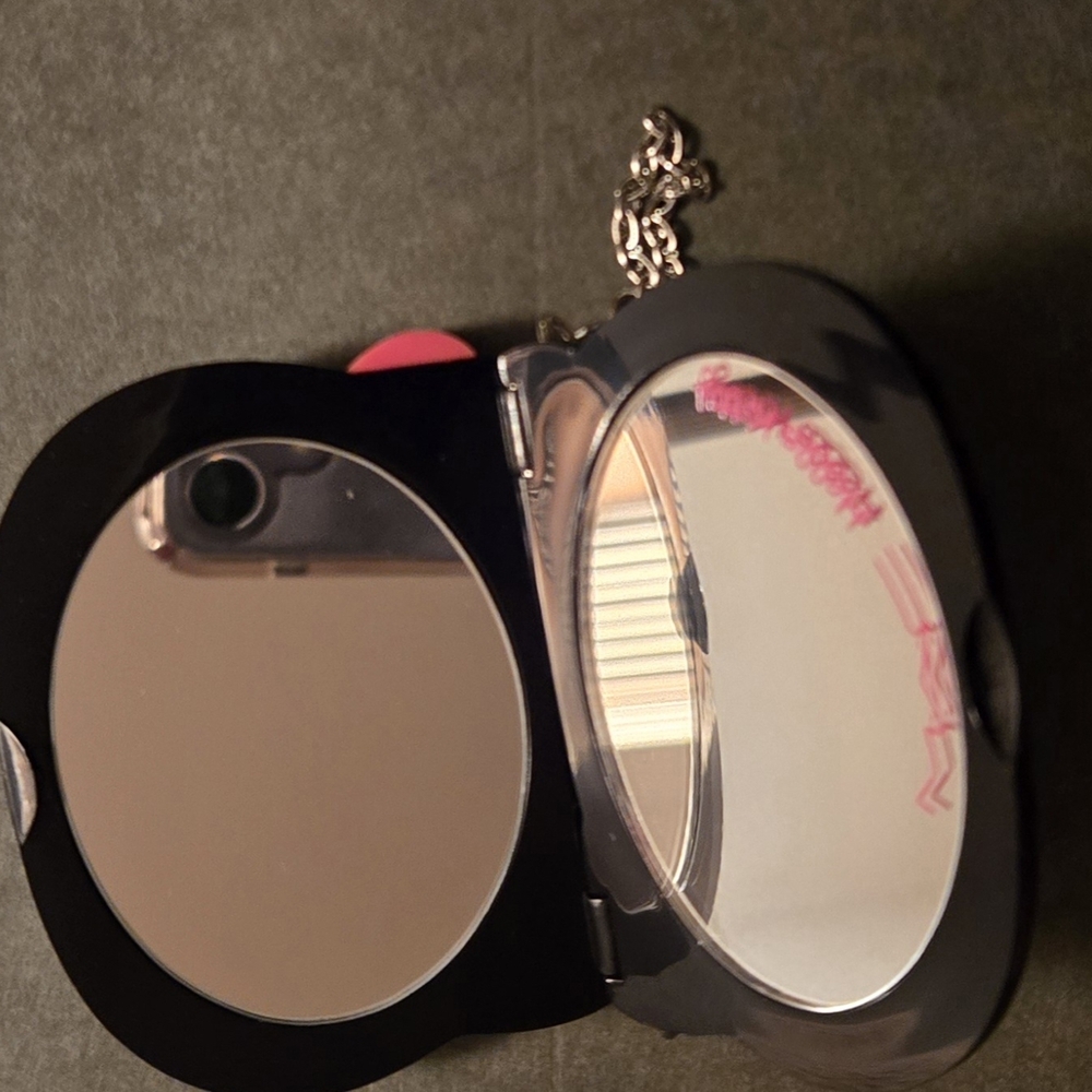 Hello Kitty Black Bag with Pink Bow - Picture 2 of 2